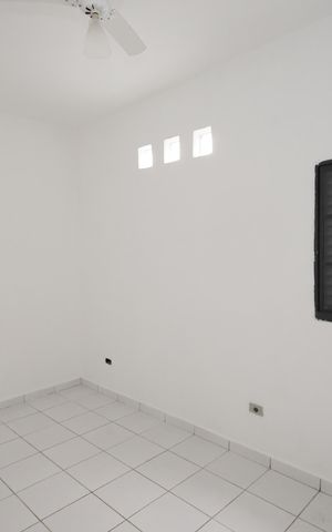 Casa para alugar com 90m², 2 quartos e 2 vagasQuarto 1