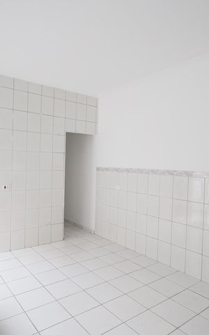 Casa para alugar com 90m², 2 quartos e 2 vagasCozinha 