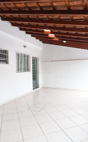 Casa para alugar com 75m², 2 quartos e 1 vaga Casa para alugar com 75m², 2 quartos e 1 vagaÁrea de serviço e Quintal