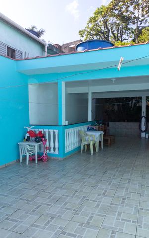 Casa para alugar com 300m², 3 quartos e 6 vagasQuintal