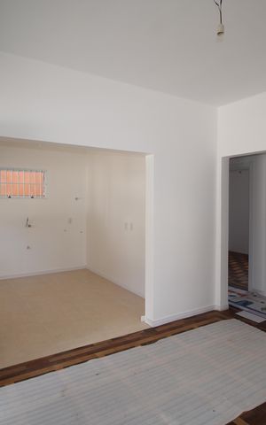 Casa para alugar com 70m², 2 quartos e 2 vagasSala