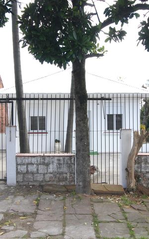 Casa para alugar com 70m², 2 quartos e 2 vagasFachada