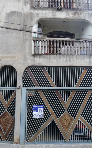 Casa para alugar com 80m², 2 quartos e sem vagaFachada do imóvel - Placa GRANDE instalada no portão do imóvel, dia 26.10.2026 - Código da placa: HVTG-1638