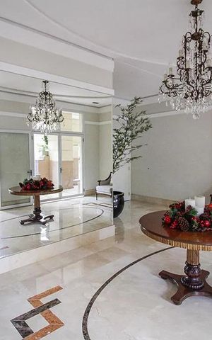 Apartamento para alugar com 192m², 3 quartos e 4 vagas Apartamento para alugar com 192m², 3 quartos e 4 vagasHall social