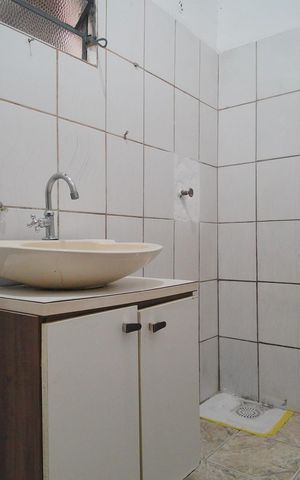 Casa para alugar com 42m², 1 quarto e sem vagaBanheiro