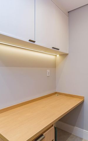 Apartamento para alugar com 160m², 3 quartos e 3 vagas Apartamento para alugar com 160m², 3 quartos e 3 vagasEscritório