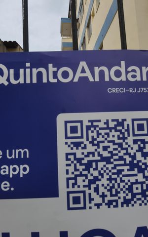 Apartamento para alugar com 126m², 2 quartos e 1 vagaPlaca instalada