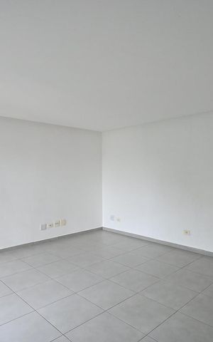 Apartamento para alugar com 78m², 2 quartos e 1 vagaSala
