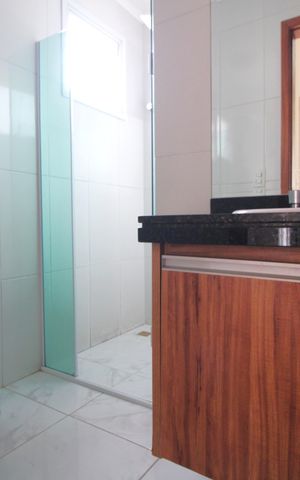 Casa para alugar com 110m², 2 quartos e 2 vagasSuíte 1 / banheiro