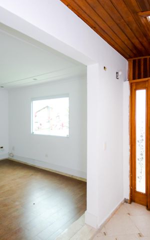 Casa de condomínio à venda com 100m², 2 quartos e 2 vagasSala