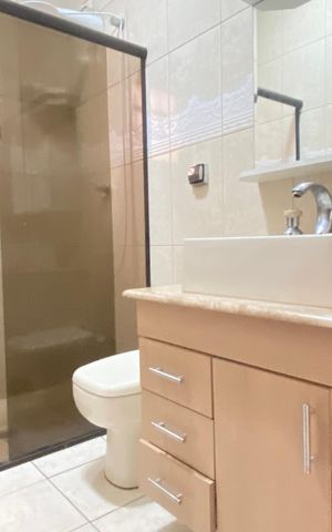 Casa para alugar com 120m², 3 quartos e 1 vaga Casa para alugar com 120m², 3 quartos e 1 vagaBanheiro 1
