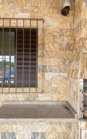 Casa para alugar com 120m², 3 quartos e 1 vaga Casa para alugar com 120m², 3 quartos e 1 vagaVaranda