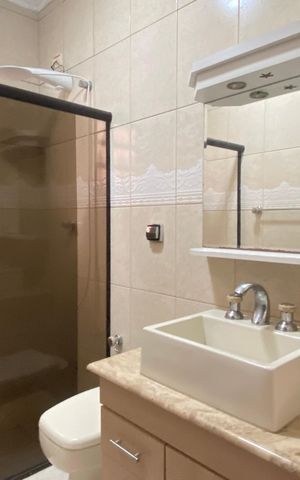 Casa para alugar com 120m², 3 quartos e 1 vaga Casa para alugar com 120m², 3 quartos e 1 vagaBanheiro 1