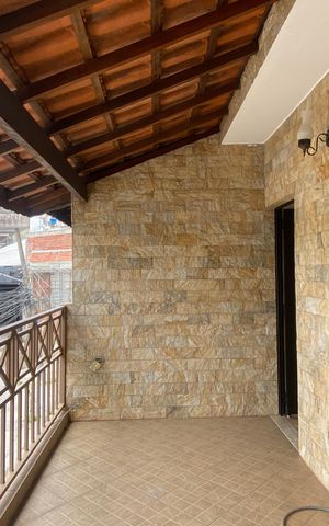 Casa para alugar com 120m², 3 quartos e 1 vaga Casa para alugar com 120m², 3 quartos e 1 vagaVaranda