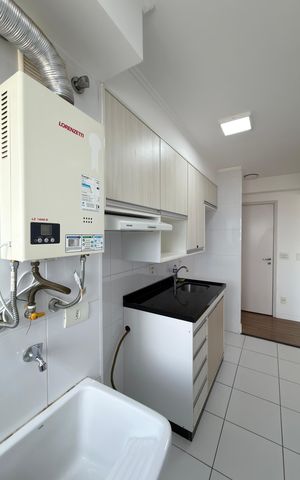 Apartamento à venda com 55m², 2 quartos e 1 vaga Apartamento à venda com 55m², 2 quartos e 1 vagaCozinha e Área de Serviço