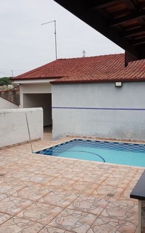 Casa para alugar com 327m², 3 quartos e 3 vagasQuintal