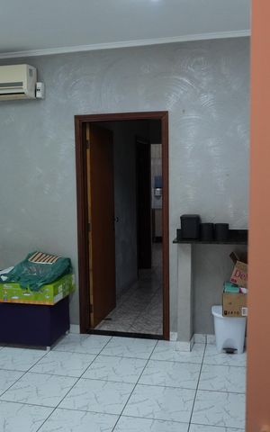 Casa para alugar com 327m², 3 quartos e 3 vagasBanheiro 1