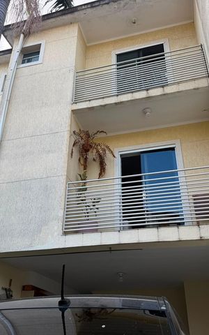 Casa à venda com 103m², 2 quartos e 2 vagas Casa à venda com 103m², 2 quartos e 2 vagasÁrea externa