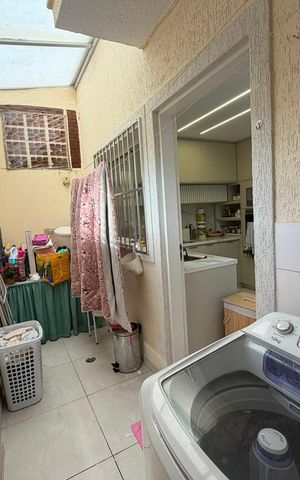 Casa à venda com 103m², 2 quartos e 2 vagas Casa à venda com 103m², 2 quartos e 2 vagasÁrea de serviço