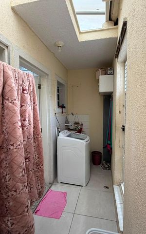 Casa à venda com 103m², 2 quartos e 2 vagas Casa à venda com 103m², 2 quartos e 2 vagasÁrea de serviço
