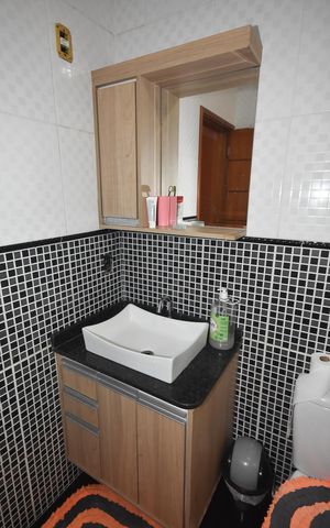 Casa à venda com 300m², 3 quartos e 2 vagas Casa à venda com 300m², 3 quartos e 2 vagasBanheiro Social
