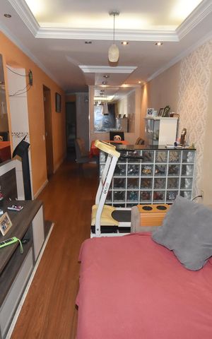 Casa à venda com 300m², 3 quartos e 2 vagas Casa à venda com 300m², 3 quartos e 2 vagasSala