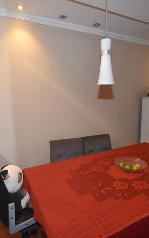Casa à venda com 300m², 3 quartos e 2 vagas Casa à venda com 300m², 3 quartos e 2 vagasSala de Jantar