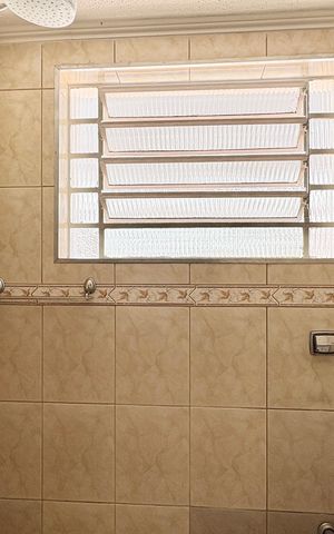 Casa para alugar com 90m², 2 quartos e sem vaga Casa para alugar com 90m², 2 quartos e sem vagaBanheiro 1