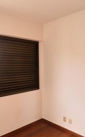 Apartamento para alugar com 278m², 4 quartos e 2 vagas Apartamento para alugar com 278m², 4 quartos e 2 vagasQuarto