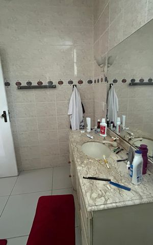 Casa para alugar com 437m², 4 quartos e 6 vagasBanheiro do Quarto 4 - Suíte