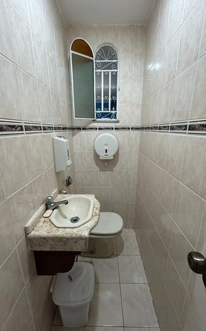 Casa para alugar com 437m², 4 quartos e 6 vagasLavabo