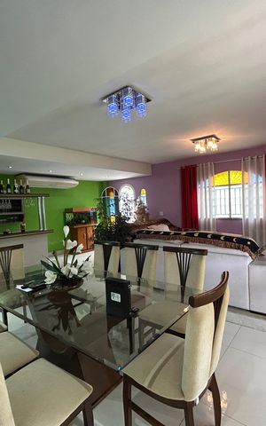 Casa para alugar com 437m², 4 quartos e 6 vagasSala