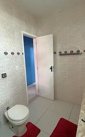 Casa para alugar com 437m², 4 quartos e 6 vagasBanheiro do Quarto 4 - Suíte