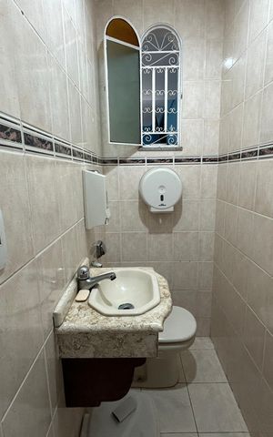 Casa para alugar com 437m², 4 quartos e 6 vagasLavabo