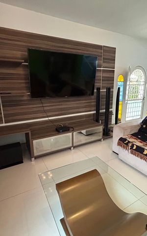 Casa para alugar com 437m², 4 quartos e 6 vagasSala