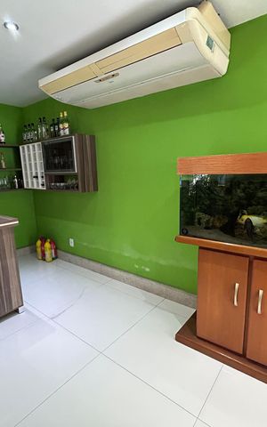Casa para alugar com 437m², 4 quartos e 6 vagasSala