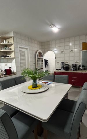 Casa para alugar com 437m², 4 quartos e 6 vagasCozinha