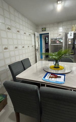 Casa para alugar com 437m², 4 quartos e 6 vagasCozinha