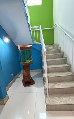 Casa para alugar com 437m², 4 quartos e 6 vagasSala