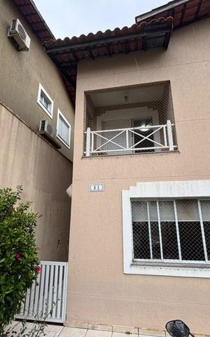 Casa de condomínio para alugar com 150m², 4 quartos e 2 vagas Casa de condomínio para alugar com 150m², 4 quartos e 2 vagasFachada