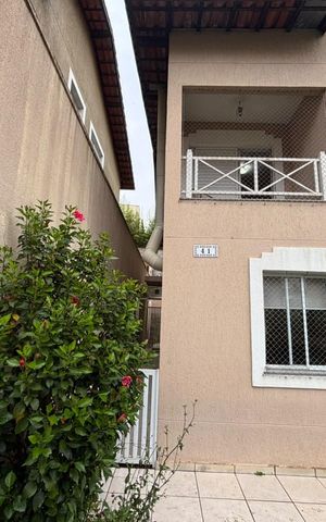 Casa de condomínio para alugar com 150m², 4 quartos e 2 vagas Casa de condomínio para alugar com 150m², 4 quartos e 2 vagasFachada