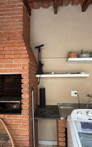 Casa de condomínio para alugar com 150m², 4 quartos e 2 vagas Casa de condomínio para alugar com 150m², 4 quartos e 2 vagasChurrasqueira