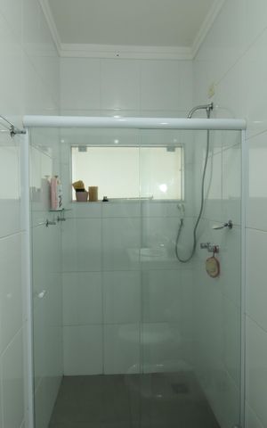 Casa de condomínio para alugar com 220m², 3 quartos e 2 vagasBanheiro Corredor