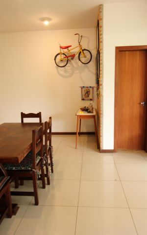Casa de condomínio para alugar com 220m², 3 quartos e 2 vagasSala