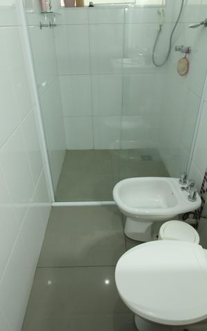Casa de condomínio para alugar com 220m², 3 quartos e 2 vagasBanheiro Corredor