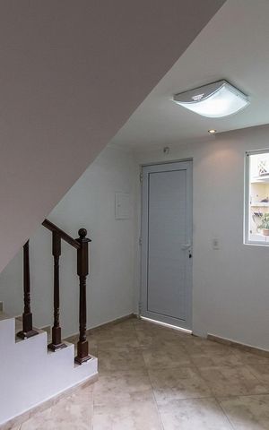 Casa de condomínio à venda com 80m², 2 quartos e 1 vagaSala