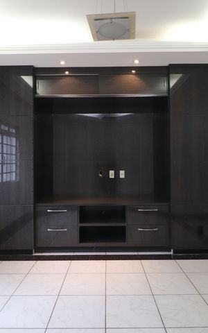 Casa para alugar com 500m², 3 quartos e 4 vagasSala de TV
