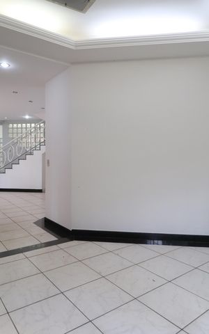 Casa para alugar com 500m², 3 quartos e 4 vagasSala de TV