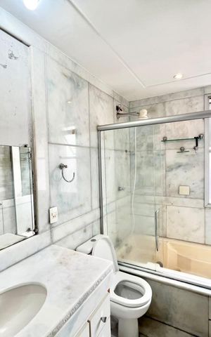 Apartamento para alugar com 170m², 3 quartos e 2 vagasSuíte - Banheiro 
