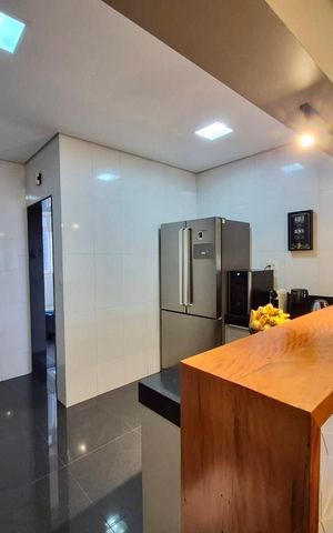Apartamento à venda com 126m², 4 quartos e 2 vagas Apartamento à venda com 126m², 4 quartos e 2 vagasCozinha e Área de Serviço